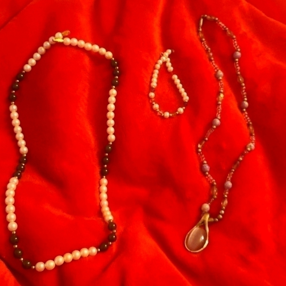 FASHION necklaces and braclet